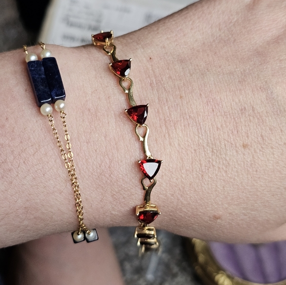 10k trillion cut garnet bracelet. Stamped 10k. Just look at this luscious red co - Picture 3 of 8